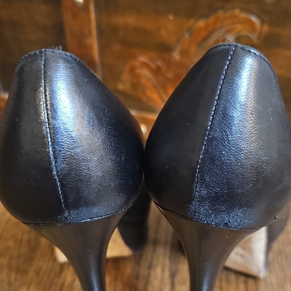 Fendi Black Platform Heels with Gold Accent - Picture 5 of 9